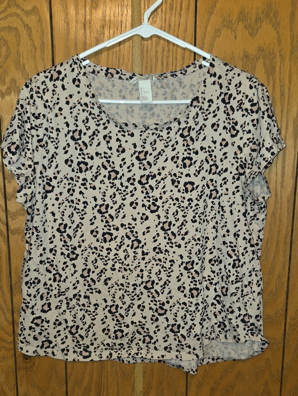 H&M Beige and Black Leopard Print Short Sleeve Top